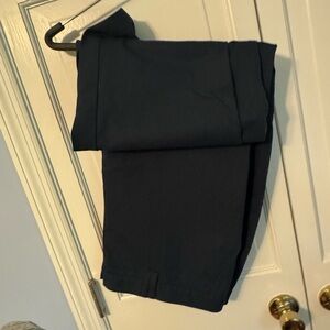 David Taylor Collection Men’s Navy Dress Pants – Size 44x29.  Like New